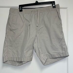 Men’s Chaps khaki shorts with drawstring